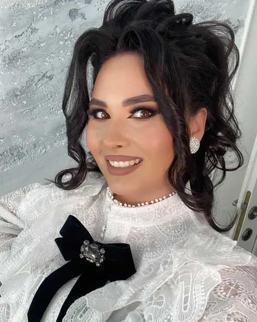 Ioana Moldovan, make-up artist, lash stylist și cosmetician