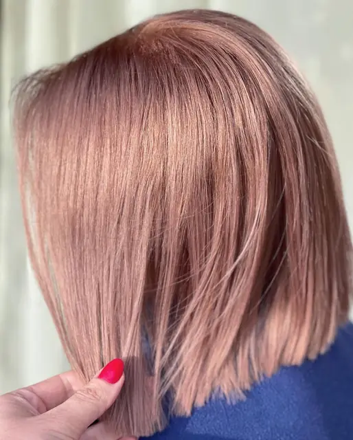 Păr roz / strawberry blond