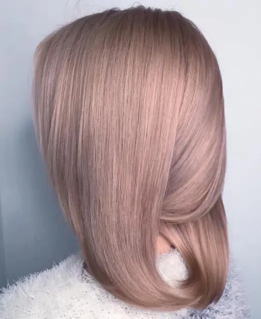 Păr roz / strawberry blond