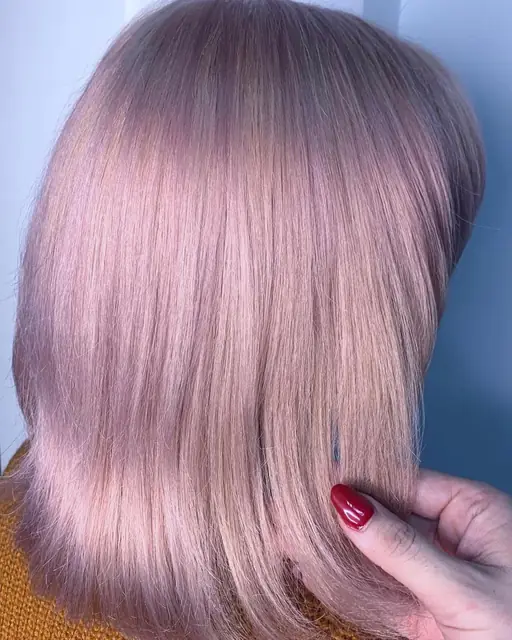 Păr roz / strawberry blond